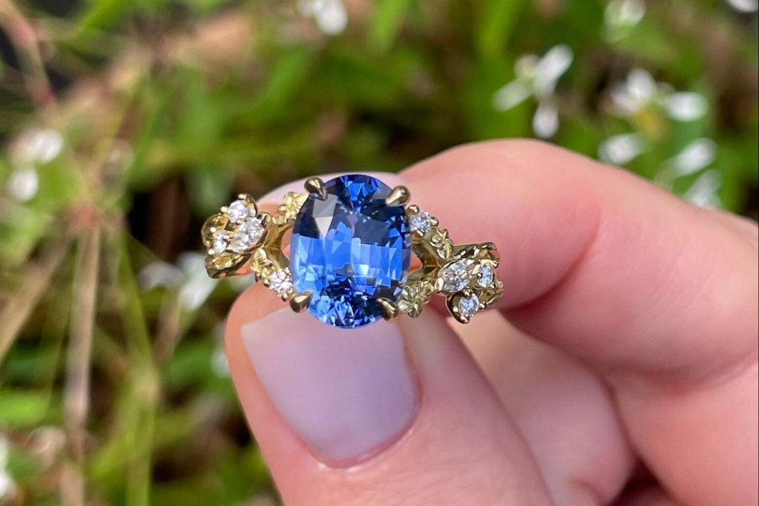 A Guide to Buying a Blue Sapphire Engagement Ring