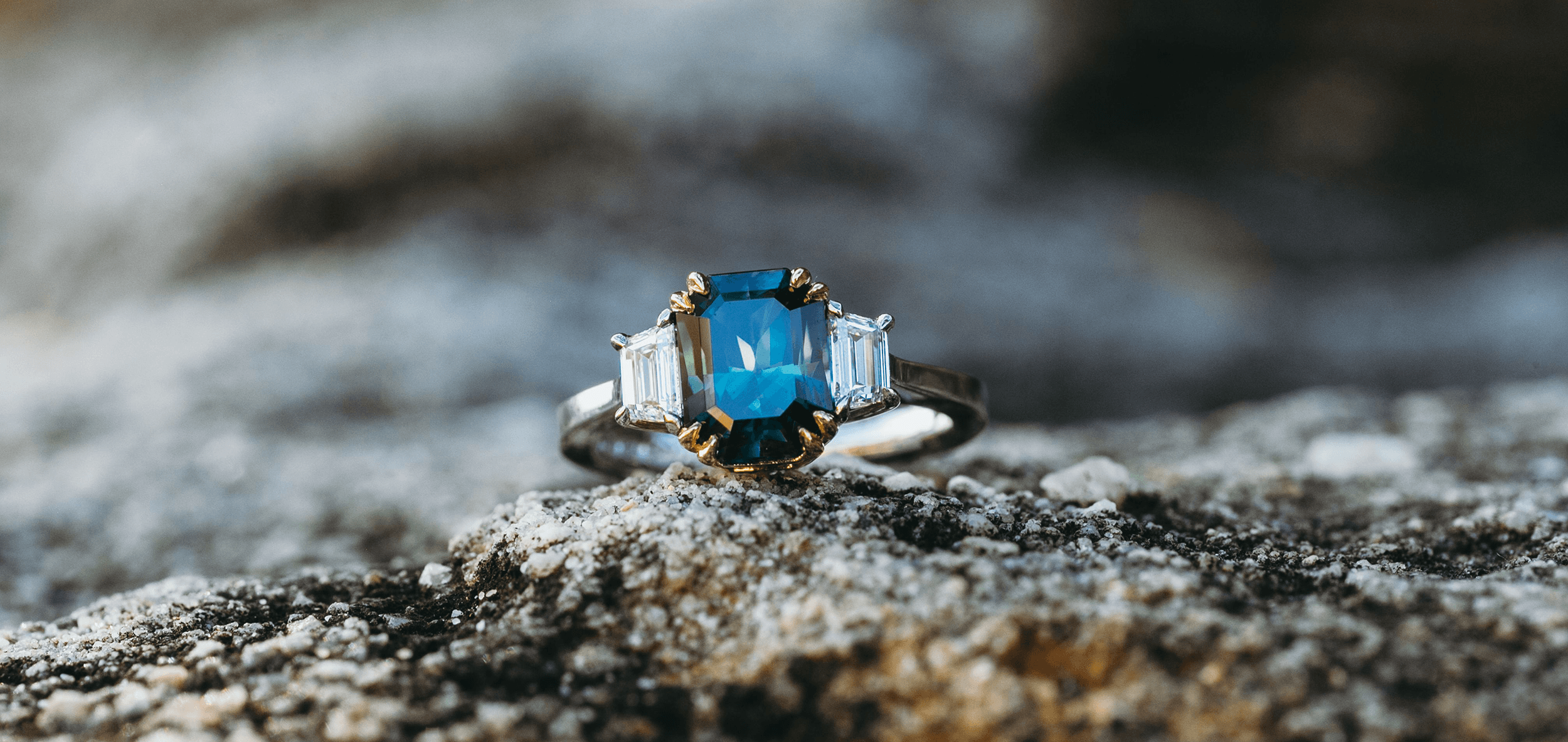 Sapphire ring wedding discount