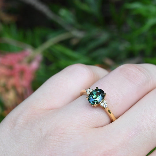 ‘MiMi’ 1.24ct Oval Cut Green