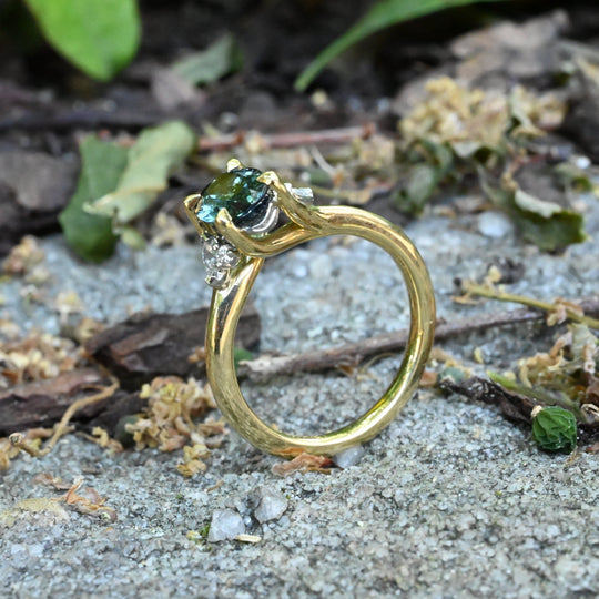 ‘Gumleaf Lily’ 1.40ct Oval-cut Australian Parti Sapphire & Diamond Ring