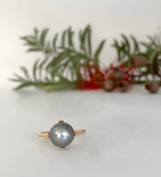 "Fleur de Lys" Cashmere Pearl Ring
