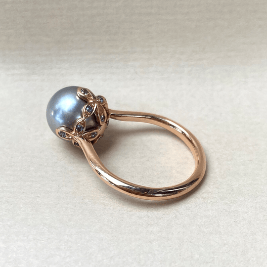 "Fleur de Lys" Cashmere Pearl Ring
