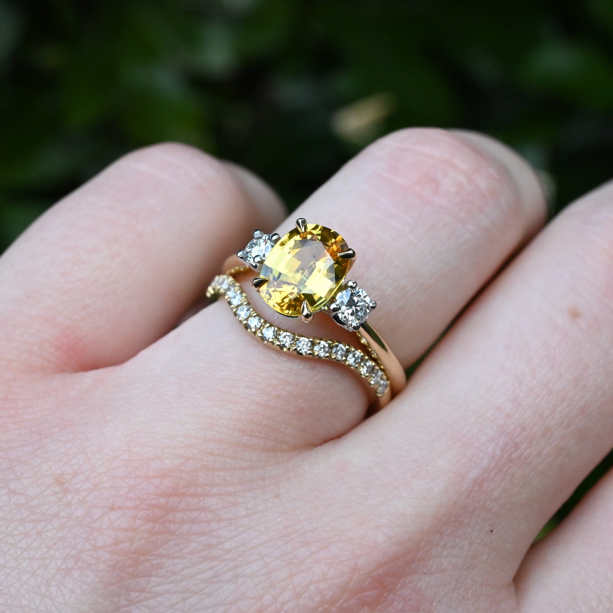 ‘Riverina’ 1.92ct Gold Australian Sapphire &amp; Diamond Ring
