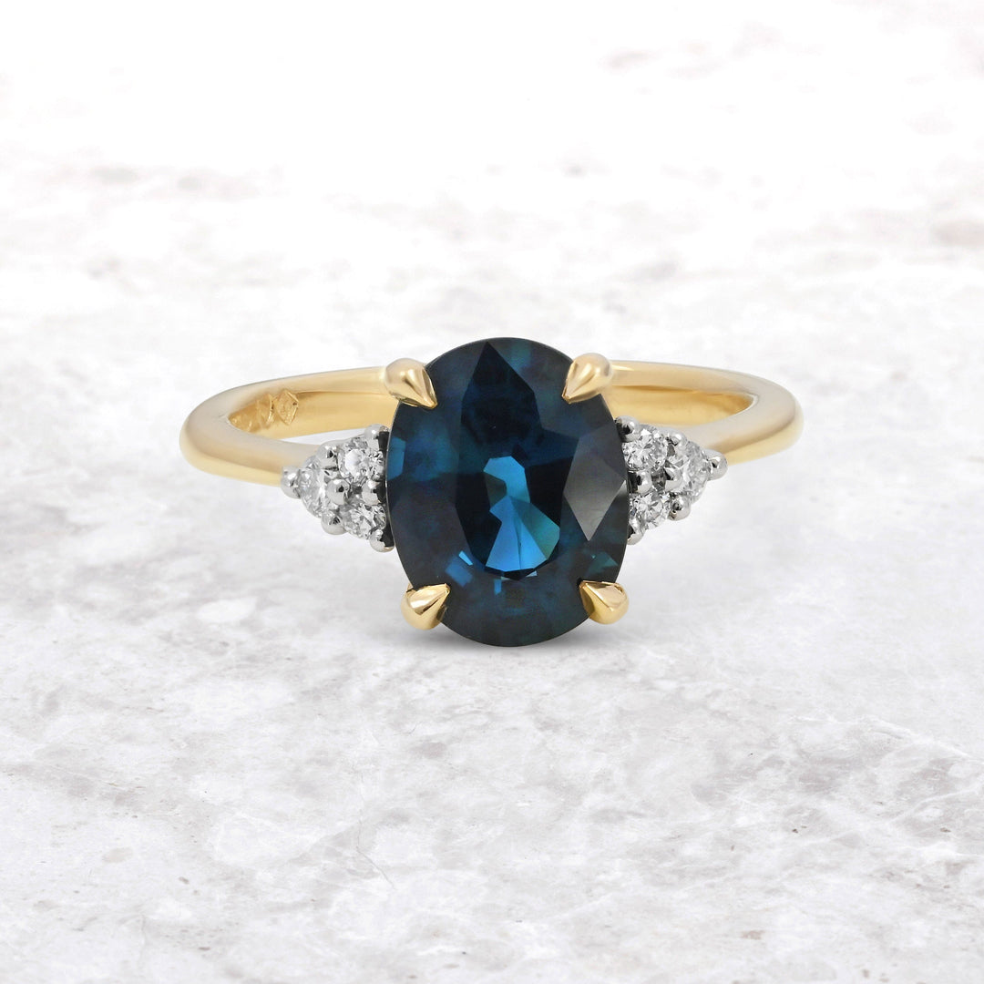 ‘MiMi’ 2.31ct Oval-cut Blue Australian Sapphire 18ct Yellow Gold Ring