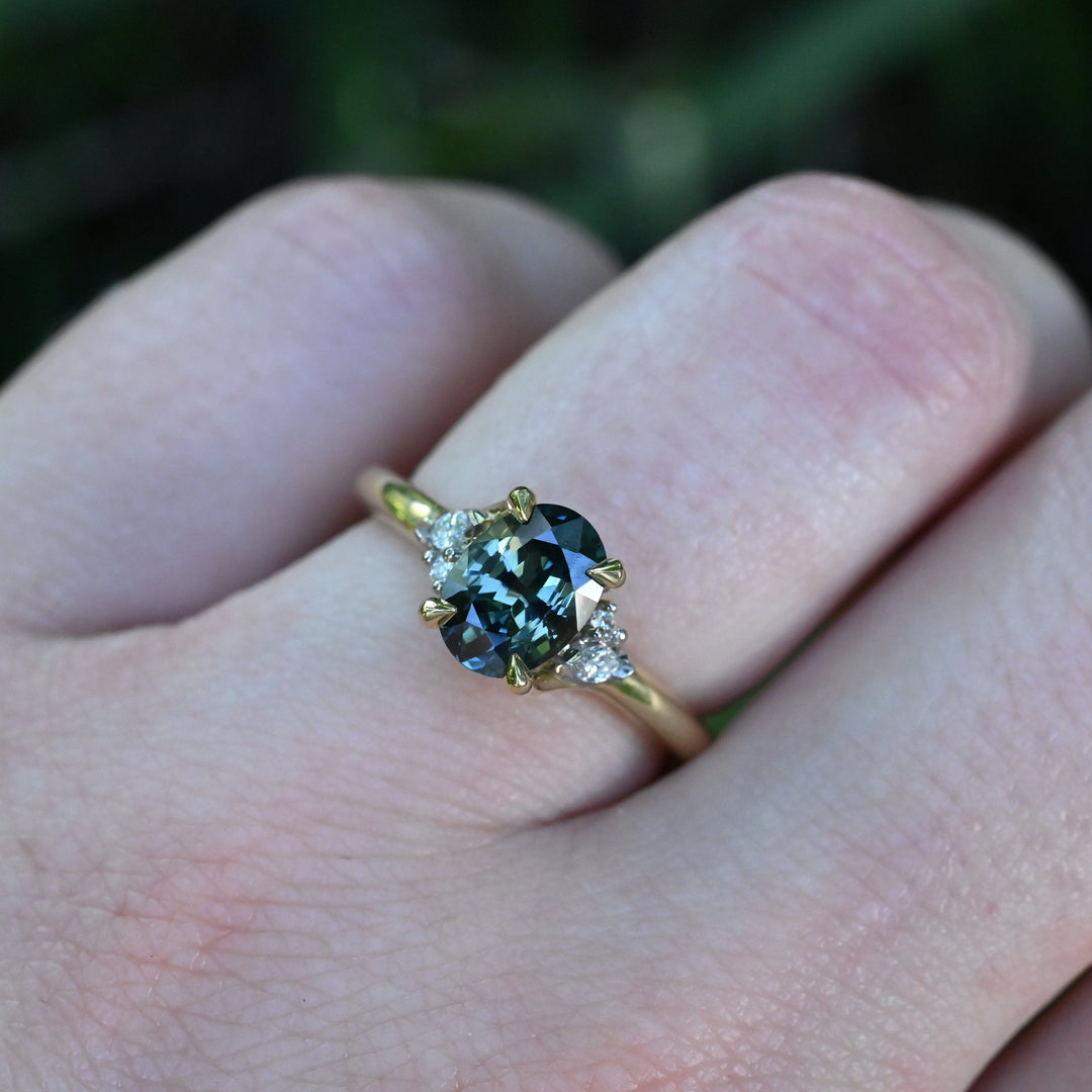 ‘Gumleaf Lily’ 1.40ct Oval-cut Australian Parti Sapphire & Diamond Ring 