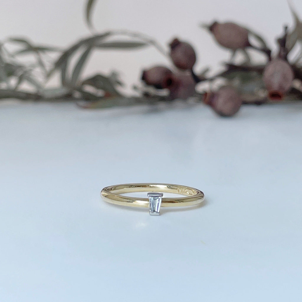 Small baguette store ring