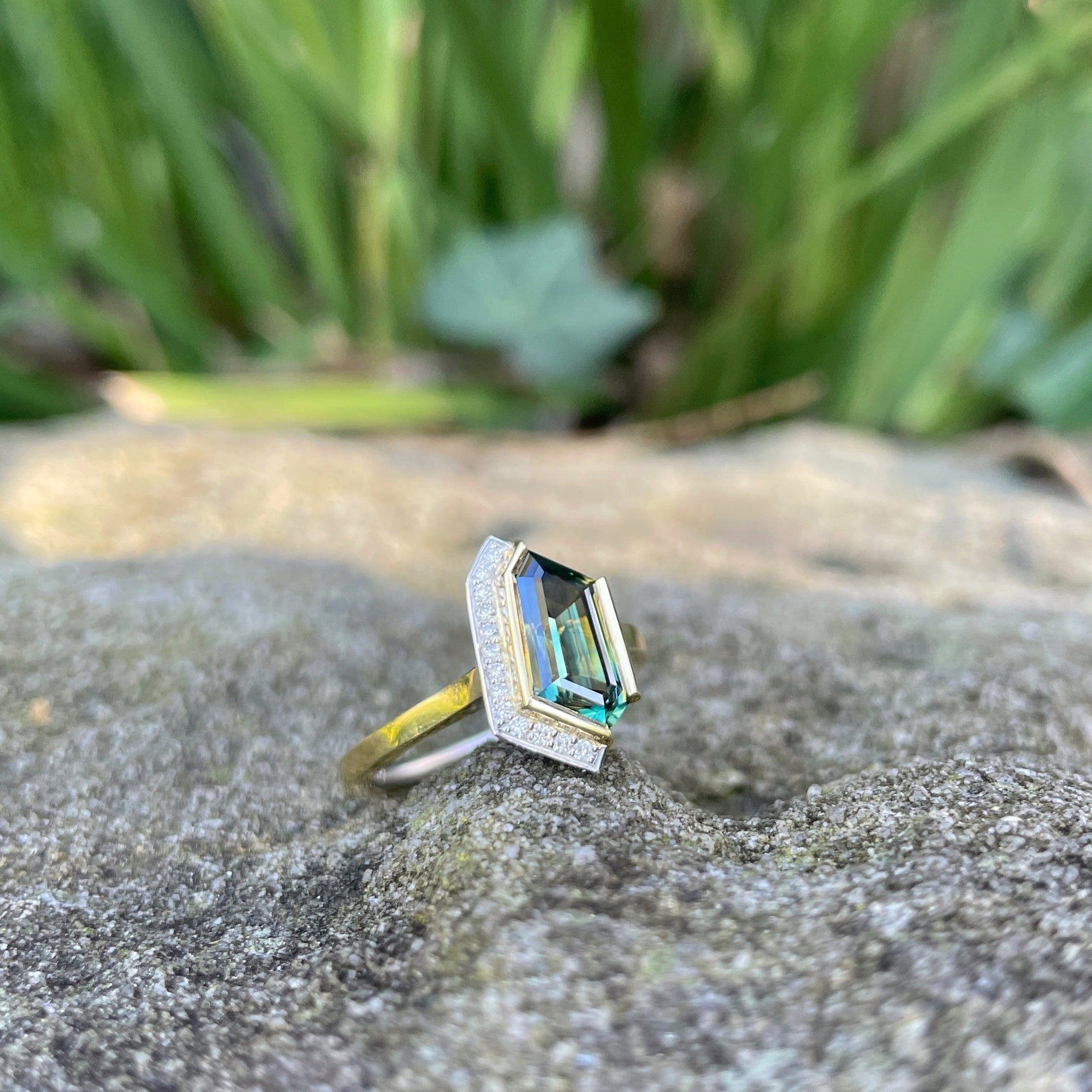 "Infinity Edge" Australian Freeform Sapphire Ring 