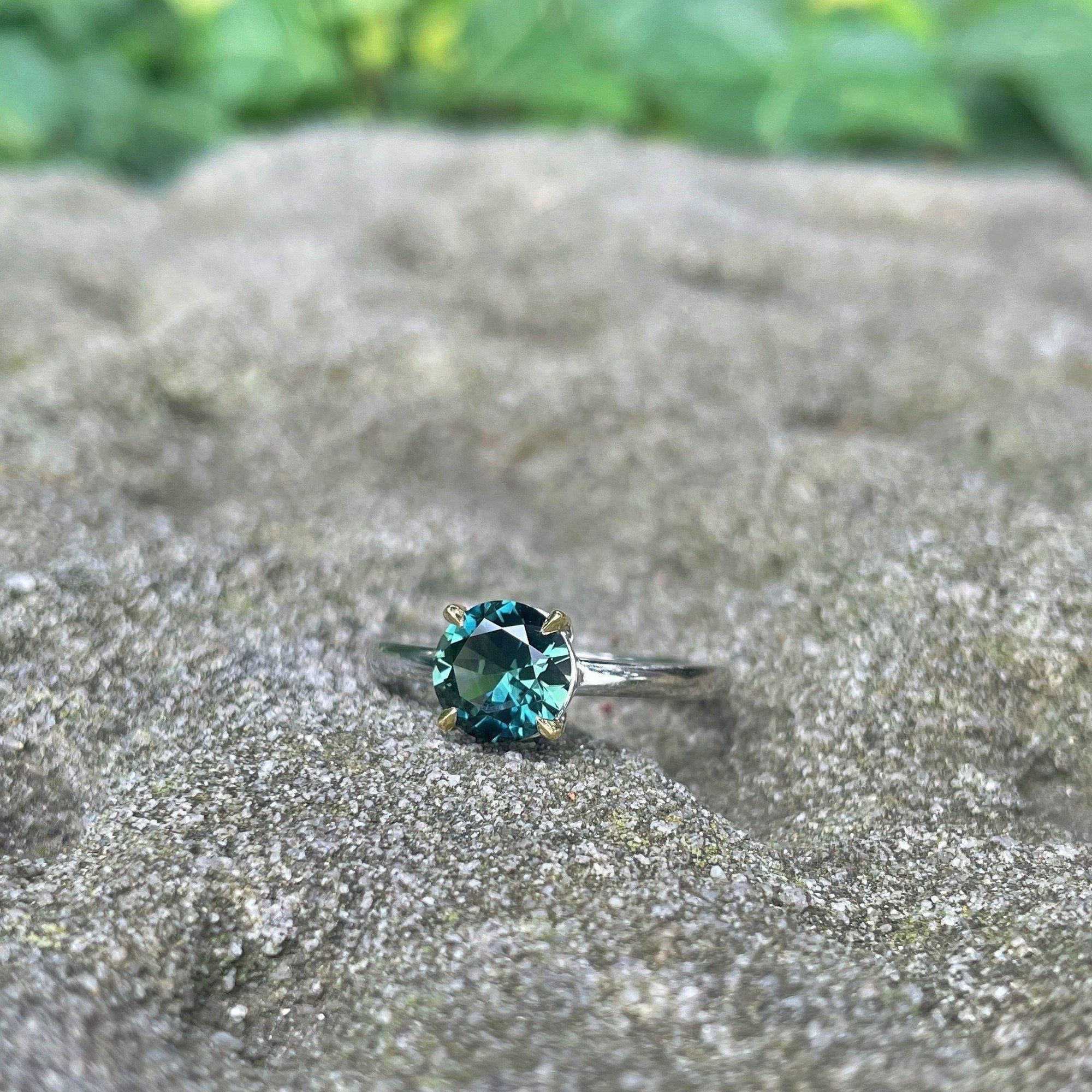 Round brilliant-cut 1.57ct Teal Australian Sapphire HighWire ring Ring Jason Ree Design 